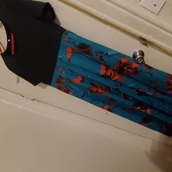 Dresses & Skirts - Dress